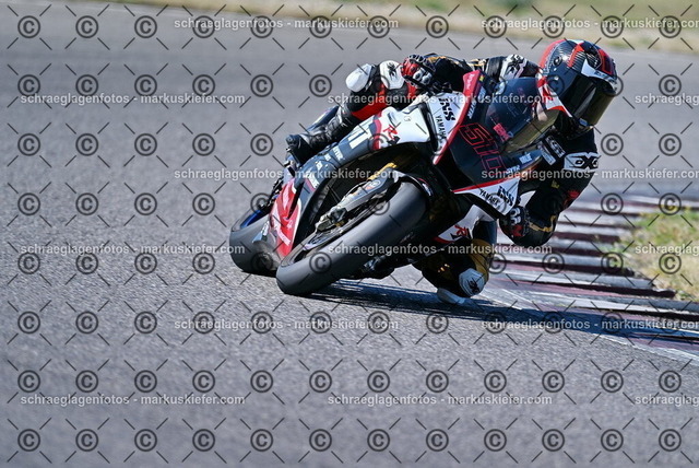 26bt04-0216 | markuskiefer.com - Realisiert mit Pictrs.com