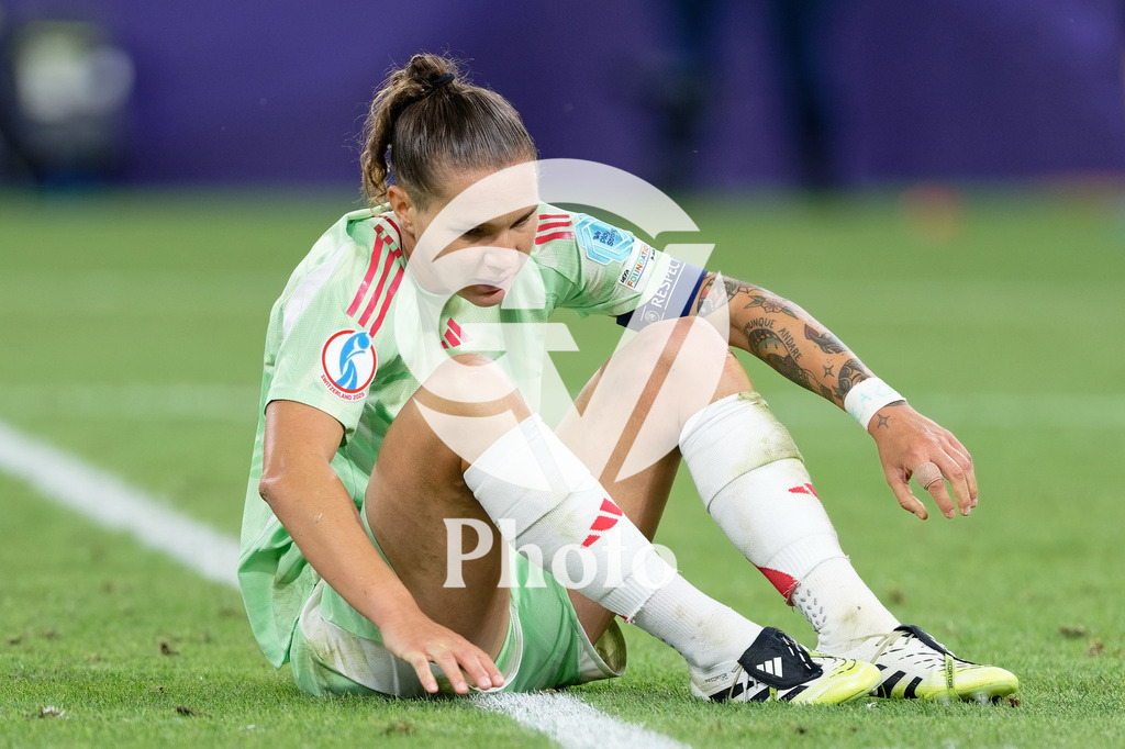 England v Italy - UEFA Women's EURO 2025 Semi-Final | GENEVA, SWITZERLAND - JULY 22:  Elena Linari of Italy looks dejected after losing during the UEFA Women's EURO 2025 Semi-Final match between England and Italy at Stade de Geneve on July 22, 2025 in Geneva, Switzerland. (Photo by Giuseppe Velletri/Sports Press Photo/Getty Images)