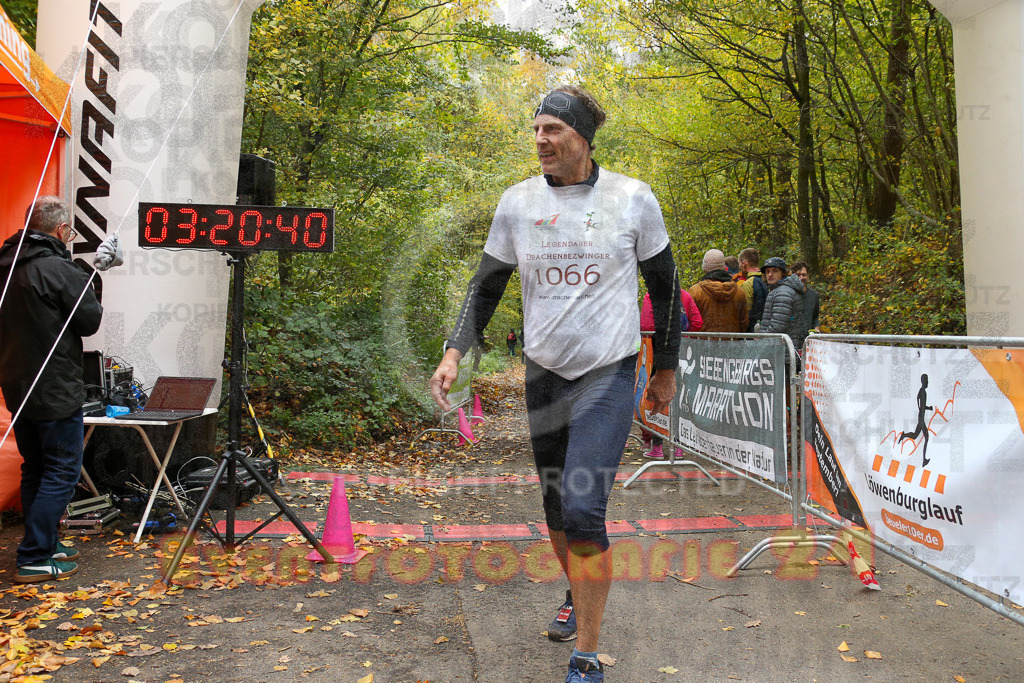 251026_1322_EX1_3266 | Sportfotografie im Rhein-Sieg Kreis, Köln, Bonn, NRW, Rheinland Pfalz, Hessen, etc. Unser Tätigkeitsfeld umfasst den Laufsport vom Volkslauf über den Marathon, Duathlon, Triathon bis zum Ultralauf wie Kölnpfad Ultra oder Schindertrail.