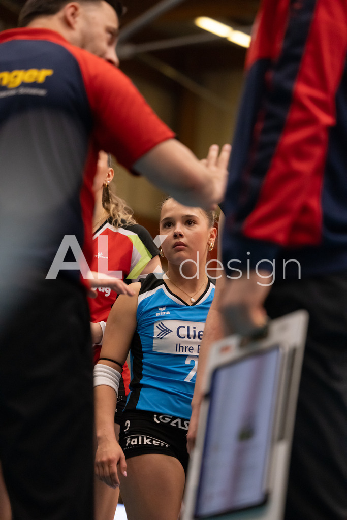 Volleyball I Frauen I Saison 2025-2026 I Volleyball NLA | Women I  Playoffs Finals 2/5 I  VC Kanti Schaffhausen - viteos NUC I  10.04.2026 | 2 Kimi Schnegg (CH) (VC Kanti Schaffhausen) – Libera - Realisiert mit Pictrs.com