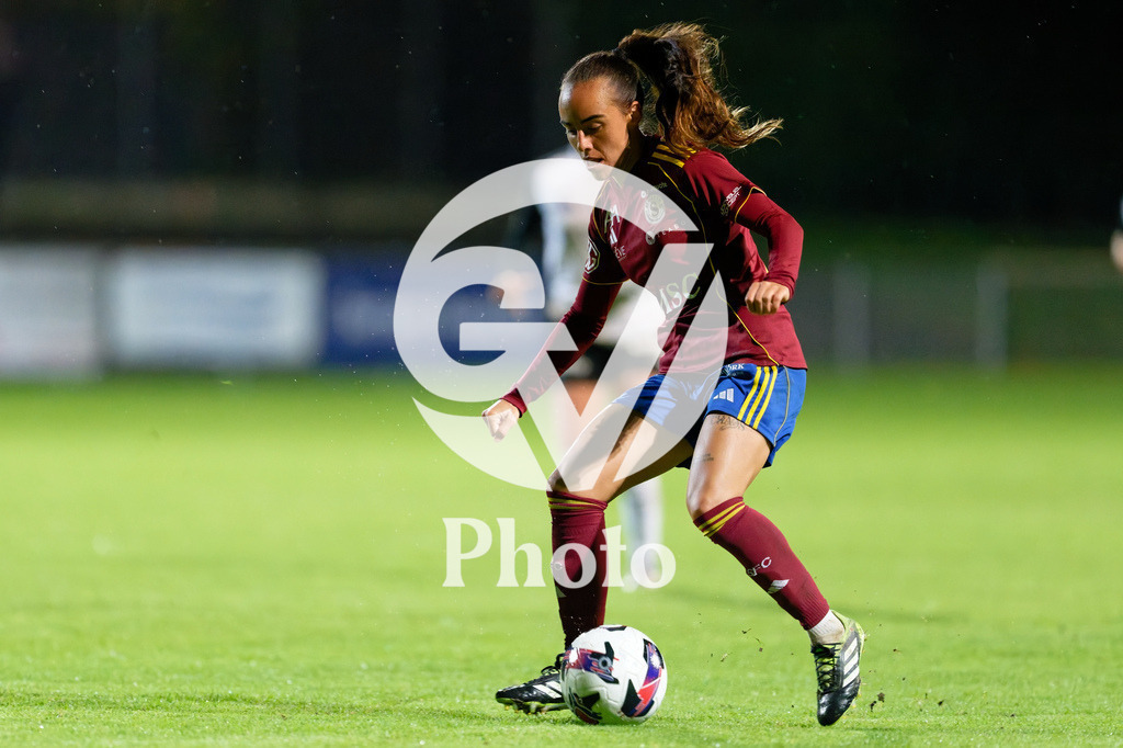 DZ9_5022_c | Switzerland: AXA Womens Super League 2025/26, Servette FC Chenois Feminin vs FC Aarau Frauen - Stade des Trois-Chene, Chene-Bourge: Joana Marchao (24 Servette FC Chenois Feminin) in action (close up) 