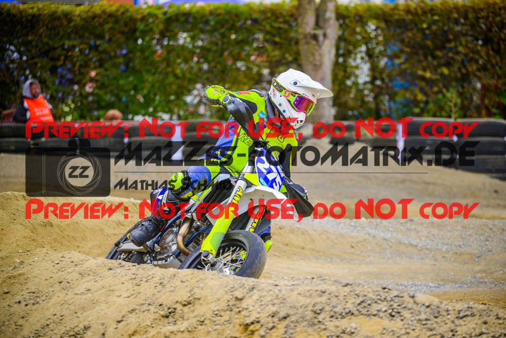 MaZZes_Fotomatrix_20251011_6021986_8818 | SENIOR