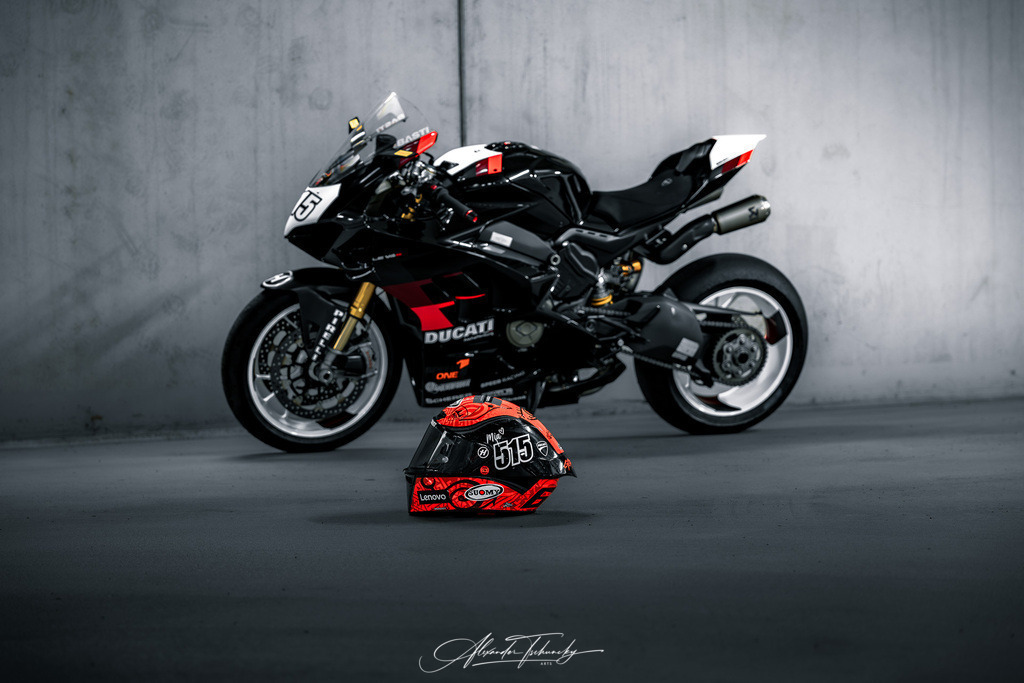 Ducati Panigale V4S | Entdecken Sie die faszinierende Welt von Alexander Tschuncky Arts: Kreative Fotografie, atemberaubende Automobilkunst und hochwertiger Bilderdruck. Lassen Sie sich inspirieren! - Realisiert mit Pictrs.com