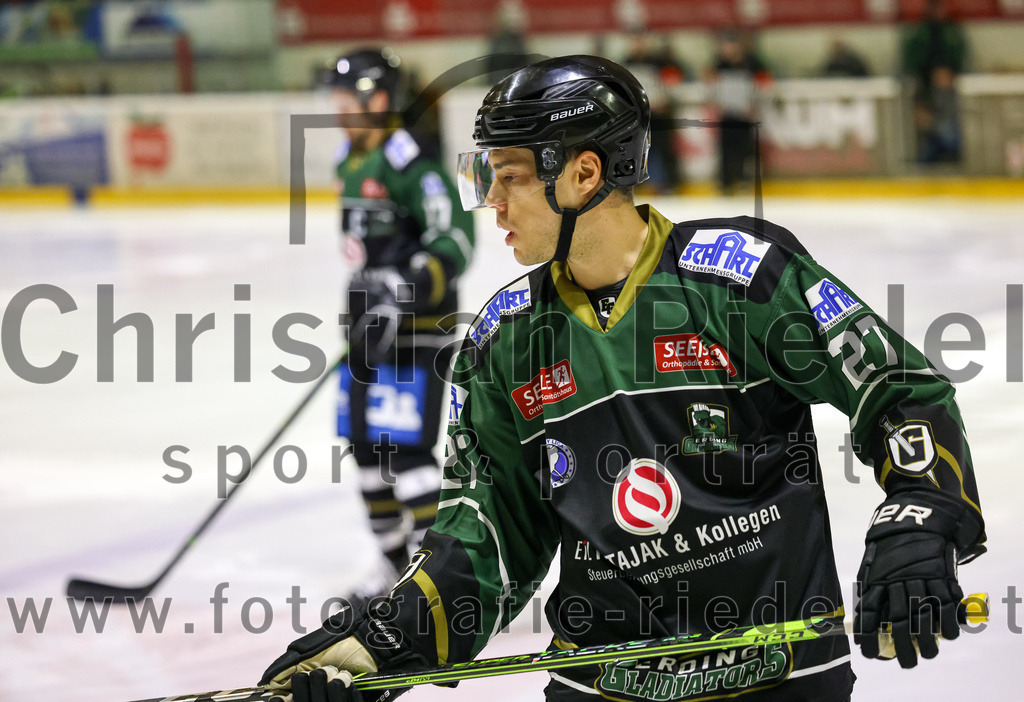 2023-03-03_005_TSV_Erding_gegen_ESC_Kempten | Erding, Deutschland, 03.03.2023:
Eishockey, Bayernliga Playoffs 2022 / 2023, Viertelfinale, TSV Erding gegen ESC Kempten, Endergebnis: 9:3

Mark Waldhausen (Erding Gladiators, #27)

Foto: Christian Riedel / fotografie-riedel.net