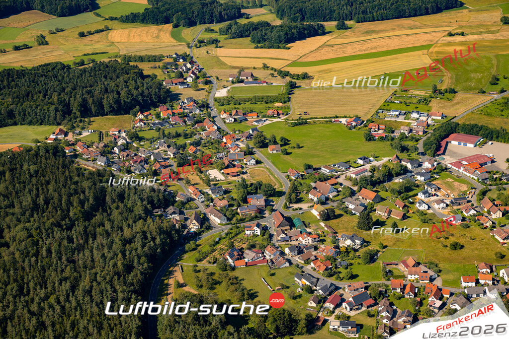 Das Luftbild zeigt : Geschwand Obertrubach - Die Luftaufnahme wurde 2024 vom UL-Flugzeug aus erstellt ( keine Drohne ) - Hochauflösende Luftaufnahme - Für grossformatige Ausdrucke geeignet. Die Geschenkidee !Mit Lizenz und Bildrechte bestellbar