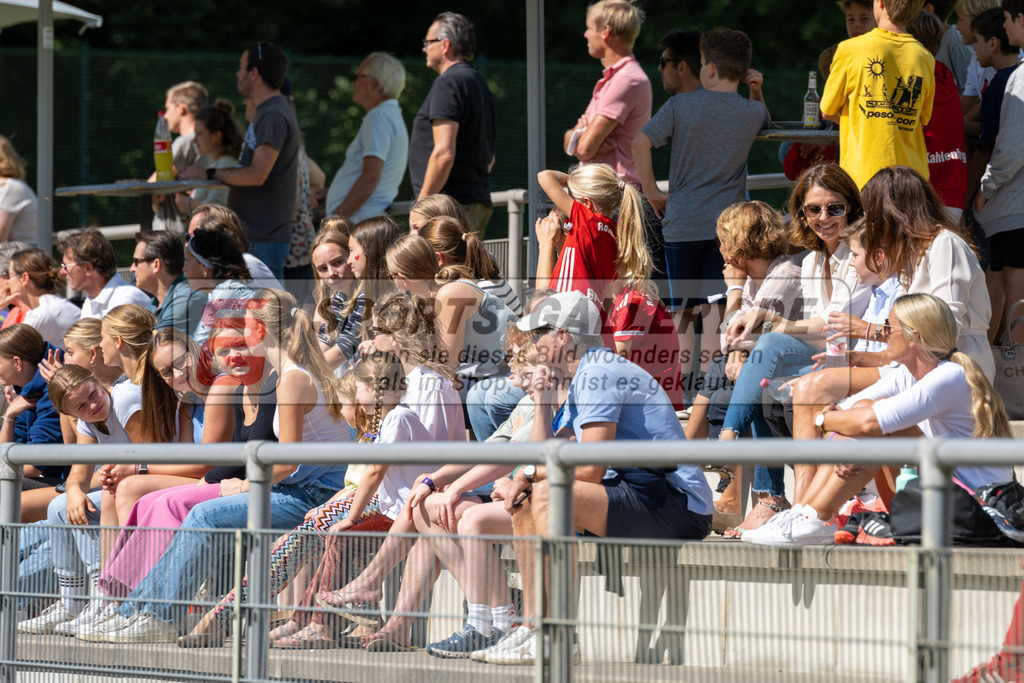 SFE_20220903_0057 | ; 1. Bundesliga Hockey Herren Rot-Weiss Köln - Bremer HC am 03.09.2022 in Köln (KTHC Stadion Rot-Weiss Köln Tennis and Hockey Club), Photo: Stephan Fehrmann 2022 (Sports-Gallery)