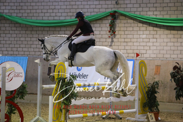 IMG_0818 | Deine Turnierfotos vom Reitturnier online kaufen: Dressur, Springen & Siegerehrung. Professionelle Pferdefotografie aus dem Rheinland – als Download & Print.Alternative: Turnierfotograf für den Pferdesport: Finde deine Fotos von Dressur- und Springturnier