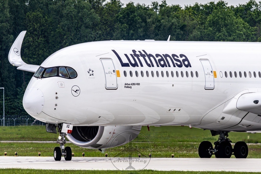 LH714-A359-D-AIXQ-MUC-HND-20240509-TPAI-sharpen-enhance-1.5x | Browse breathtaking aviation photography and order high-quality prints from AviatoRay's gallery. Perfect for enthusiasts and collectors. - Realisiert mit Pictrs.com