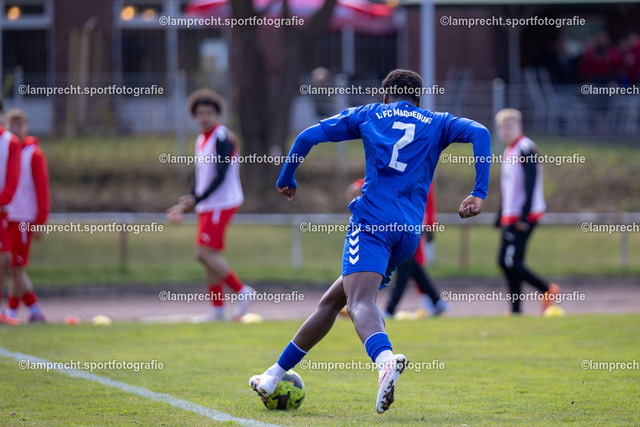 Fußball I Junioren I Saison 2025-2026 I DFB-Nachwuchsliga I 8. Spieltag I JFV Lübeck - 1. FC Magdeburg 72 | Stancy Chison Chukwemeka (2, 1. FC Magdeburg) - Realisiert mit Pictrs.com