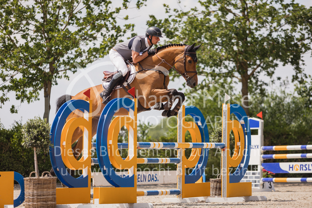 230616_Lemwerder_Springpf-L2-631 | Deine schönsten Turniermomente als professionelle Fotos! Entdecke hochwertige Pferdesport-Fotografie im Online-Shop. Jetzt Fotos finden & bestellen!