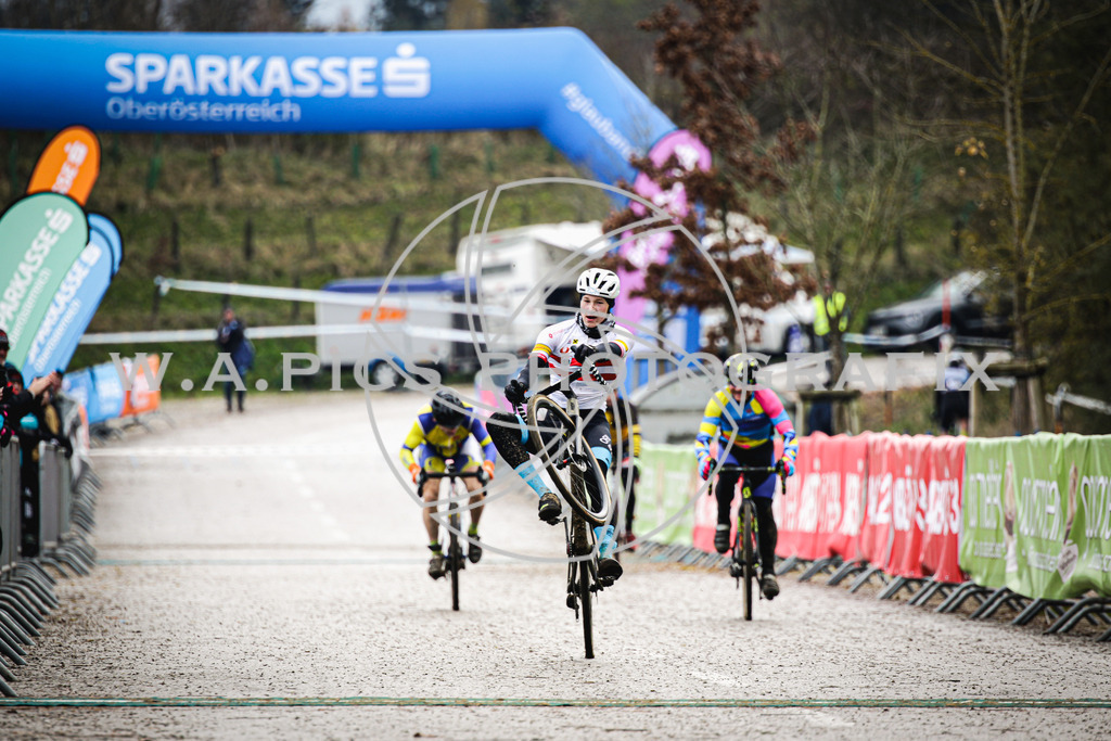 ..... | AUSTRIA, 24.11.24, 3.Radquerfeldein GP um das Sportzentrum Gunskirchen Image shows: Photo: Wapics / Andreas Willdoner