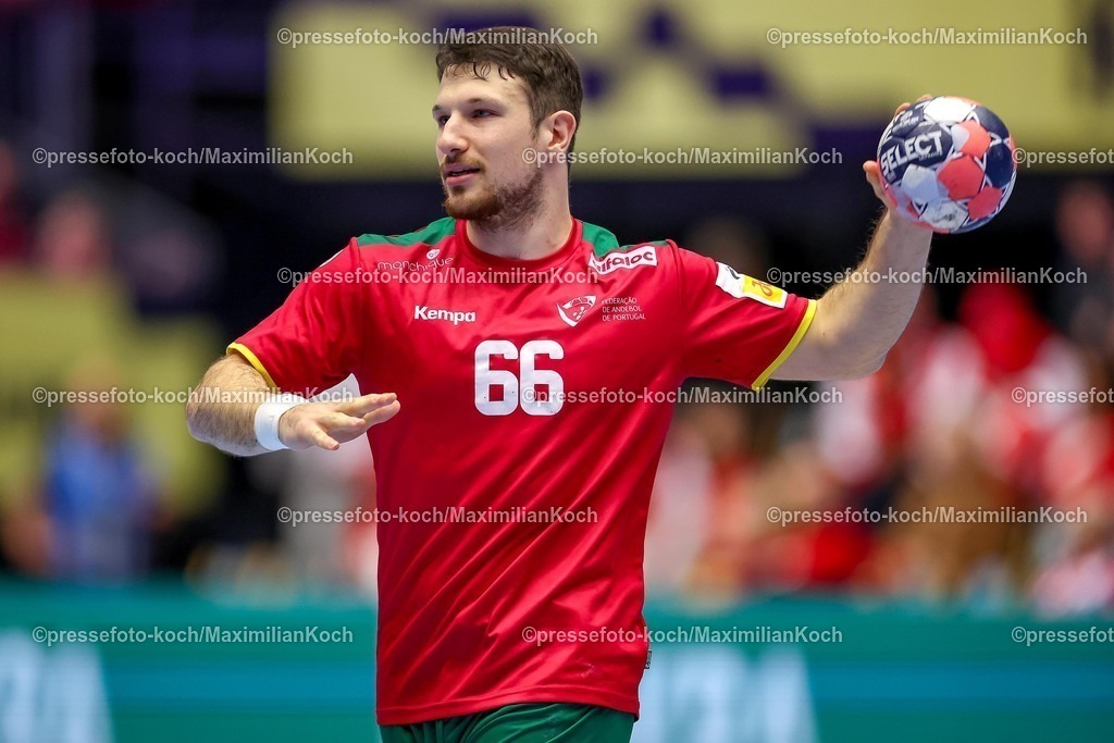 EHF16012601067 | 16.01.2026, Handball, Men's EHF EURO 2026, Portugal - Rumänien, Jyske Bank Boxen in Herning, Dänemark, Preliminary Round:  Joao Pedro Vinhas Silva Gomes (Portugal #66) 