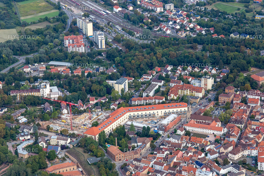 Ehemalige Stenelkaserne | Luftbild: Ehemalige Stenelkaserne in Germersheim im Bundesland Rheinland-Pfalz in Deutschland. Foto: IMG_122696.jpg vom 11.09.2020 durch Werner Riehm/FLY-FOTO.de - Realisiert mit Pictrs.com