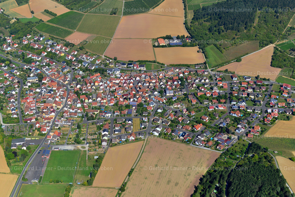 3650056 | OBERLEINACH 31.08.2016 Stadtzentrum im Innenstadtbereich  in Oberleinach im Bundesland Bayern, Deutschland // The city center in the downtown area  in Oberleinach in the state Bavaria, Germany Foto: Gerhard Launer
