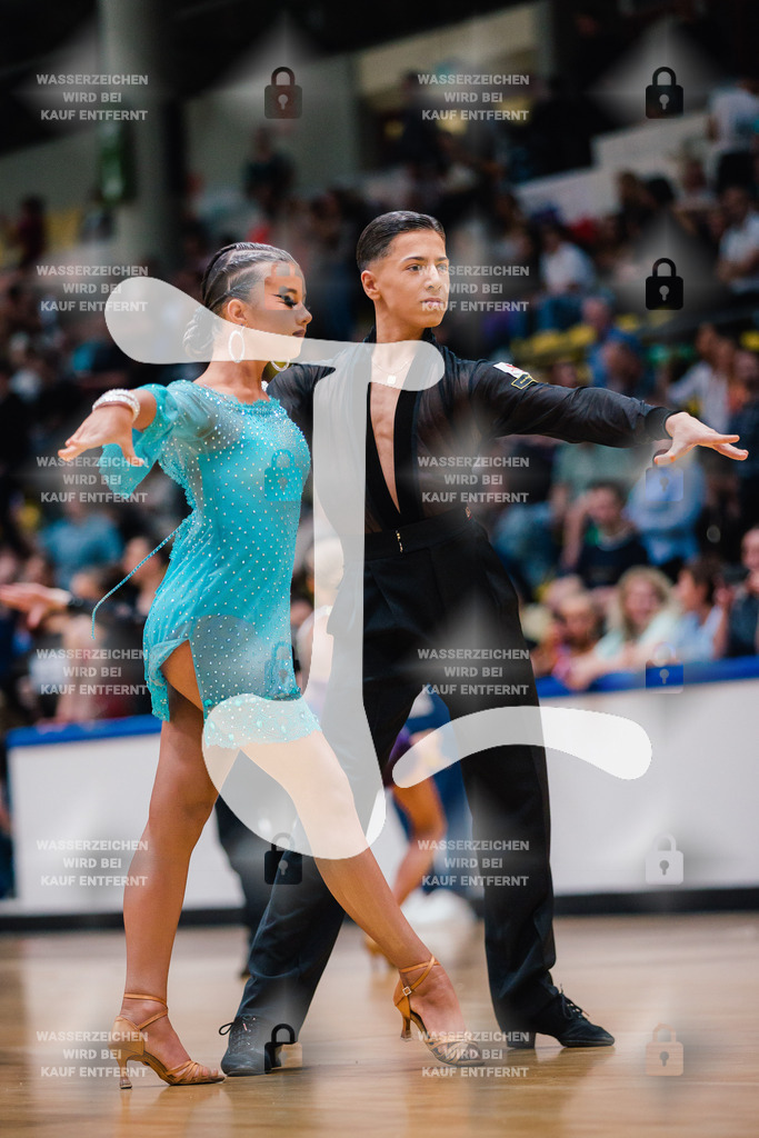 Hessen Tanzt WDSF Open Youth Latin 26th (44) Marcel Kunke _ Elvira Sofia Frunz (Schwarz-Weiß-Club Pforzheim)-2025-05-17-0682 | Webshop for digital downloads and prints of dance sport, event & show photographer Julian Link - Realisiert mit Pictrs.com