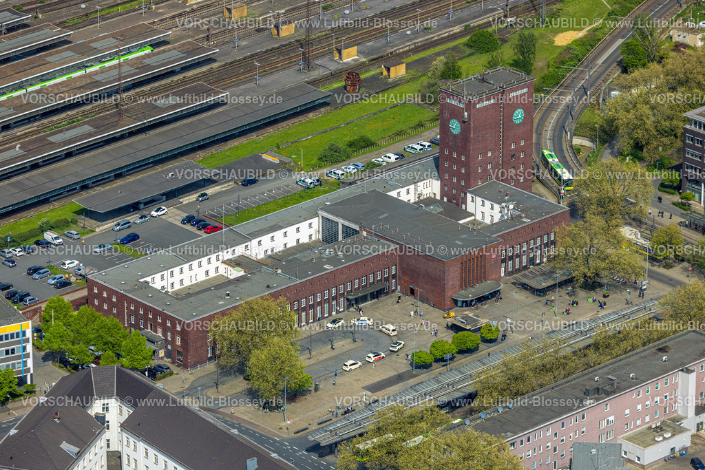 Oberhausen240401098 | Luftbild, Hauptbahnhof Oberhausen Hbf Bahnhofsgebäude am Willy-Brabdt-Platz, Innenstadt, Oberhausen, Ruhrgebiet, Nordrhein-Westfalen, Deutschland