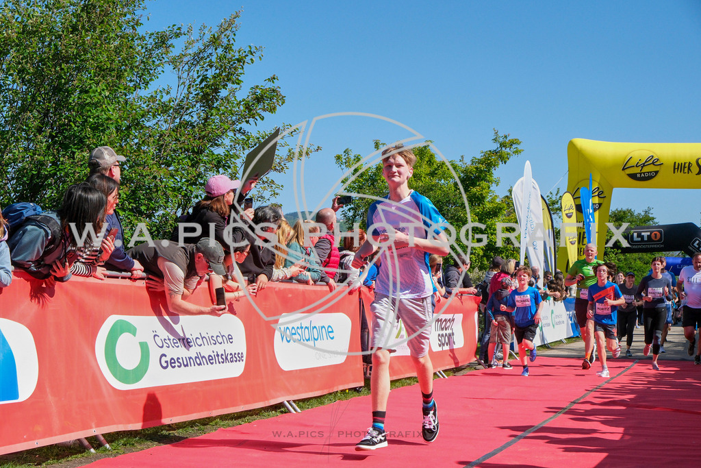 ..... | LINZ,AUSTRIA,27.April 24, Int. 3 Brückenlauf Linz  , Image shows: Photo: WAPICS / Michael ring