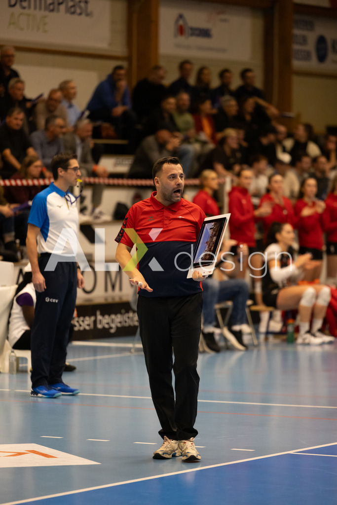 Volleyball I Frauen I Saison 2025-2026 I CEV Volleyball Challenge Cup 2026 | Women I 16th Finals I VC Kanti Schaffhausen - TJ Ostrava I 03.12.2025 | Hochwertige Sportfotos kaufen & lizenzieren für Medien, Vereine, Agenturen & Sportler:innen. Entdecke professionelle Sportfotografie im Bildshop von Alexander Franzen. - Realisiert mit Pictrs.com