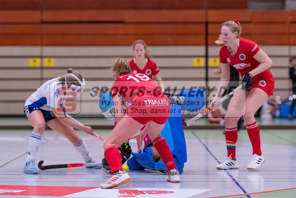 HK_20230114_102984 | 1. Bundesliga ( Halle ) Damen Crefelder HTC - RTHC Leverkusen am 14.1.2023 Crefelder HTC  ( CHTC ) Halle Glockenspitz , Krefeld , Krings Lynn ( Crefelder HTC #19 )