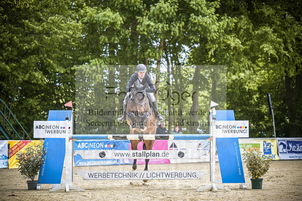 DOS_9398 | Entdecke hochwertige Reitturnierfotos von Foto Oger. Professionell, emotional und authentisch – jetzt Lieblingsmomente im Shop bestellen.Deutschlandweite Turnierfotografie. - Realisiert mit Pictrs.com