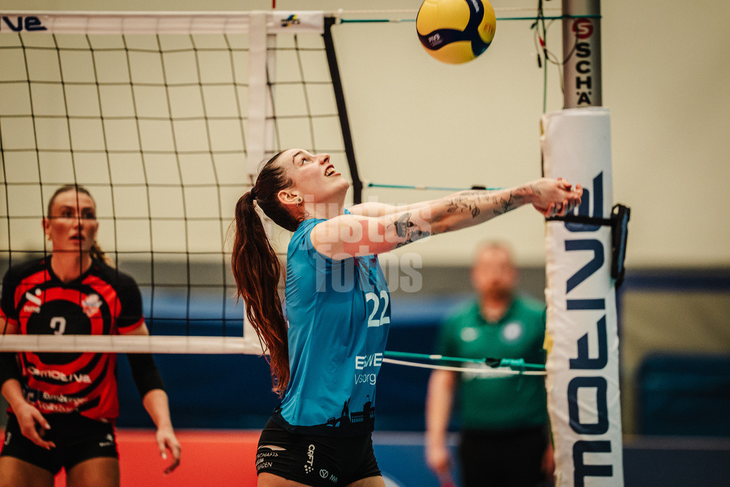 Volleyball | Frauen | Saison 2025/2026 | Volleyball Bundesliga | ETV Hamburger Volksbank Volleys vs. VC Wiesbaden | 14.03.2026 | Jimena Fernandez Gayoso (#22, VC Wiesbaden) spielt den Ball