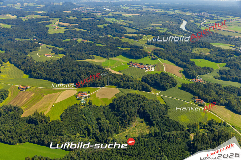 Das Luftbild zeigt : Steinhöring Winhöring - Die Luftaufnahme wurde 2024 vom UL-Flugzeug aus erstellt ( keine Drohne ) - Hochauflösende Luftaufnahme - Für grossformatige Ausdrucke geeignet. Die Geschenkidee !Mit Lizenz und Bildrechte bestellbar
