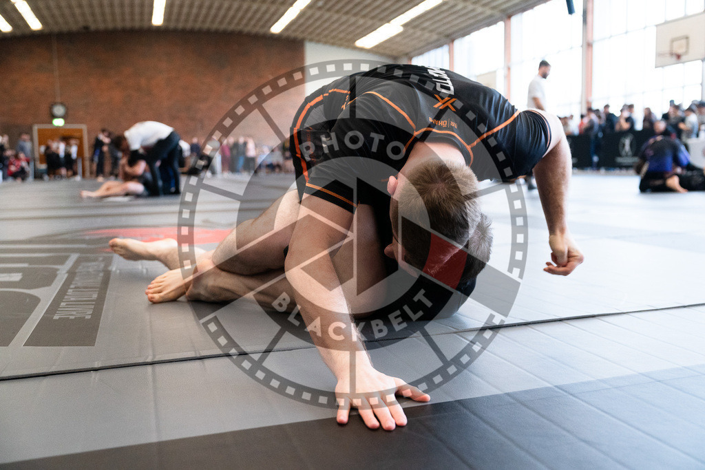 20251129PBB5700 | Fighters compete during the luta livre competition ILLCS XI winter edition on November 29, 2025 in Hannover, Germany.