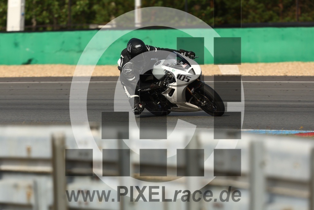 0105-20260828_00079 | Schöne Erinnerungen an spannende Momente - das festzuhalten ist unser Job. PIXELrace.de ist seit 2003 auf den Rennstrecken Europas unterwegs um die Action draußen beim Fahren und die wunderbare Stimmung imm Fahrerlager für euch einzufangen.