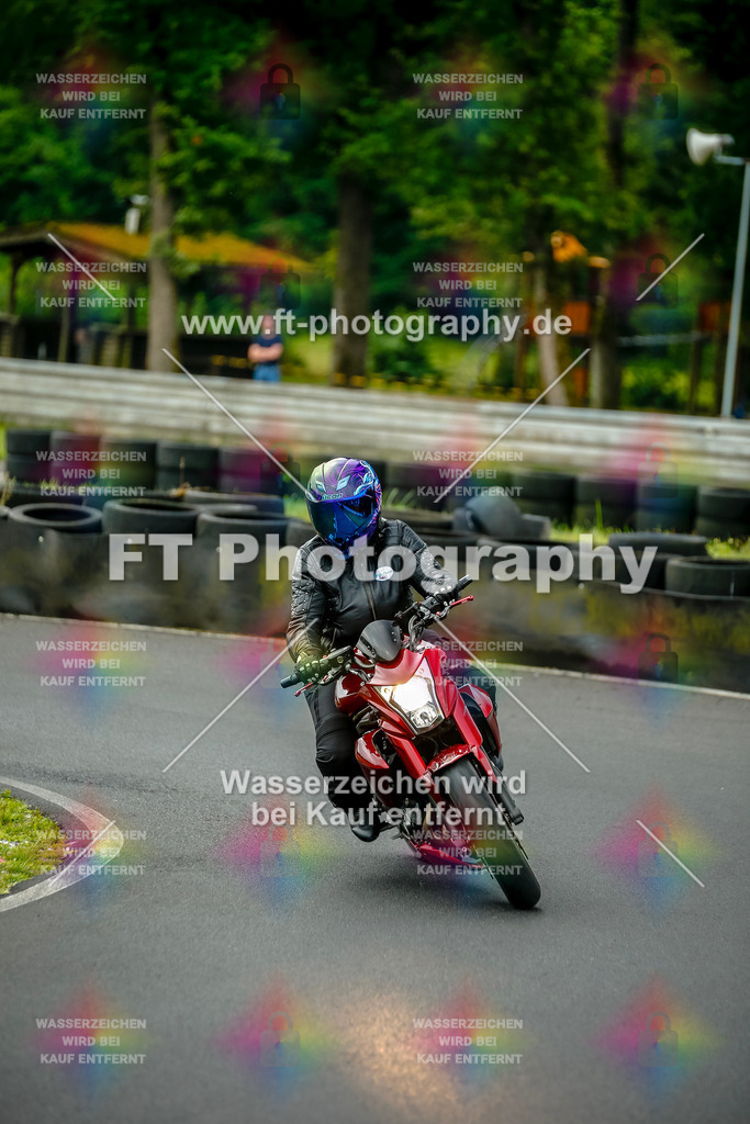 VBK-4122 | Hier findet Ihr Bilder von Touristenfahrten auf der Nürburgring Nordschleife oder von anderen Veranstaltungen die ich besucht habe. Viel Spass beim Durch Schauen 