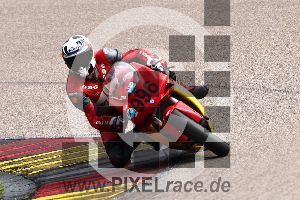 0996-20240819_02410 | Schöne Erinnerungen an spannende Momente - das festzuhalten ist unser Job. PIXELrace.de ist seit 2003 auf den Rennstrecken Europas unterwegs um die Action draußen beim Fahren und die wunderbare Stimmung imm Fahrerlager für euch einzufangen.