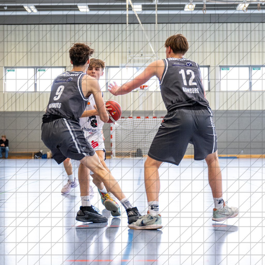 JJBBL 24/25 | 06.10.2024 | Charisma Young Bulls vs. Bramfeld  | JJBBL 24/25 | 06.10.2024 | Charisma Young Bulls vs. Bramfeld | Testspiel - - - - - CREDIT, www.bullenfotos.de, Martin König, Hörner Weg 40, D-49078 Osnabrück, +4917663732967, Nutzung und Weitergabe nur zu den vereinbarten Zwecken. Presseanfragen an Urheber. Alle Rechte beim Urheber. - - - - - - Realisiert mit Pictrs.com