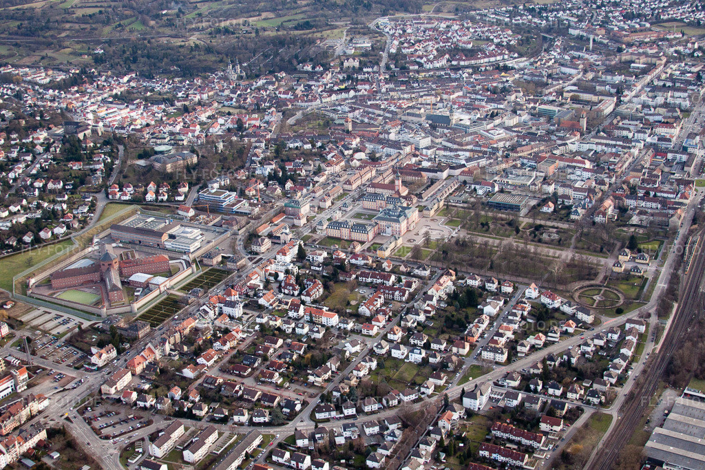 Luftbild: Ortsansicht von Nordwesten in Bruchsal im Bundesland Baden-Württemberg in Deutschland. Foto: IMG_24687.jpg vom 27.02.2010 durch Werner Riehm/FLY-FOTO.de
