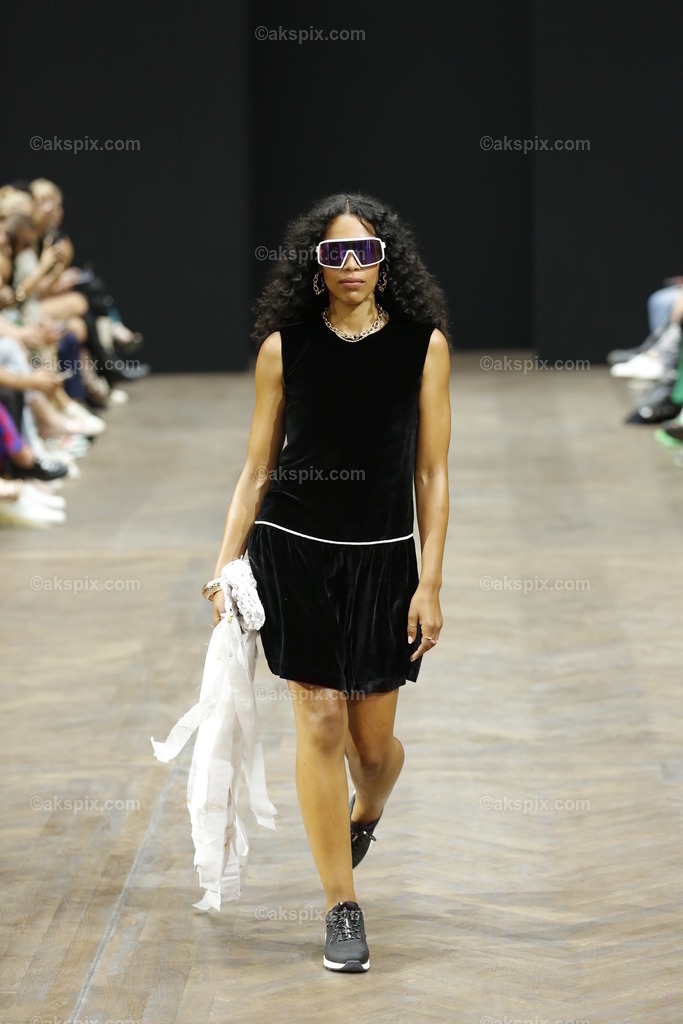 _76A4254 | Die Bildagentur Akspix ist eine Online-Bildagentur und bietet professionelles und kreatives Bildmaterial Royalty free und Rights Managed. Bildarchiv Akspix bietet eine große Auswahl an kreativen und klassischen Motiven.Frankfurt Fotograf, Fotoshooting