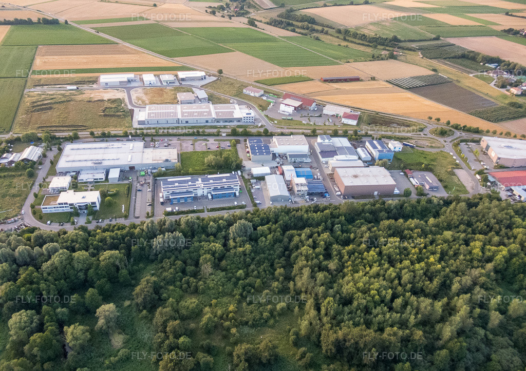 Luftbild: Gewerbepark W in Herxheim bei Landau im Bundesland Rheinland-Pfalz in Deutschland. Foto: P7130241.jpg vom 13.07.2017 durch Werner Riehm/FLY-FOTO.de
