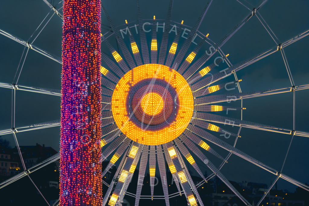 2023-12-15 Weihnachtsmarkt Lichterzauber Stuttgart 005 | Schwotte Media - Realisiert mit Pictrs.com