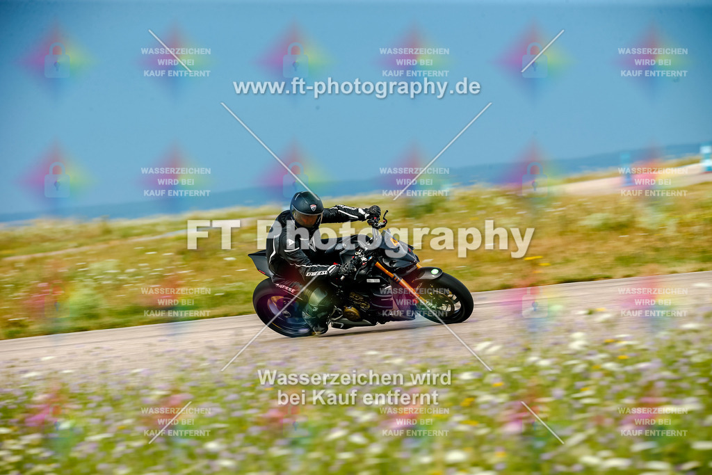 Chambley Juli-0795 | Hier findet Ihr Bilder von Touristenfahrten auf der Nürburgring Nordschleife oder von anderen Veranstaltungen die ich besucht habe. Viel Spass beim Durch Schauen 