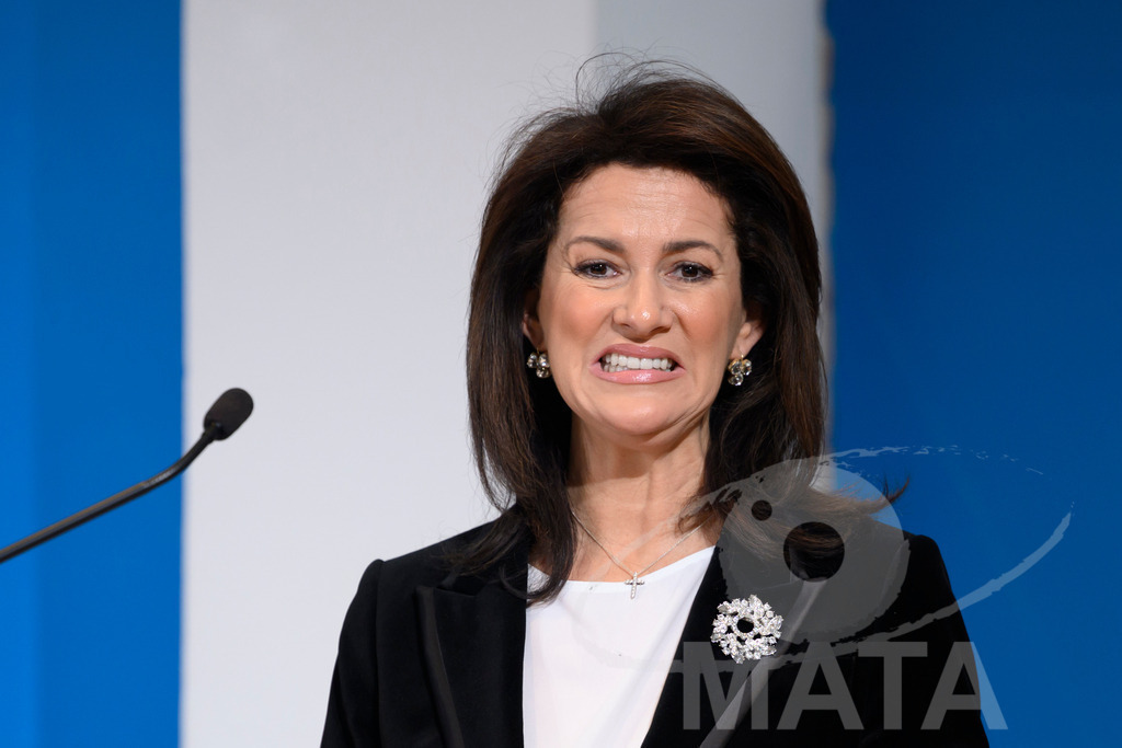 _DW04831 | Bayerns Landwirtschaftsministerin Michaela Kaniber (CSU)  Pressekonferenz im Lokschuppen. Rosenheim, 02.12.2025 Bayern Deutschland - Realisiert mit Pictrs.com