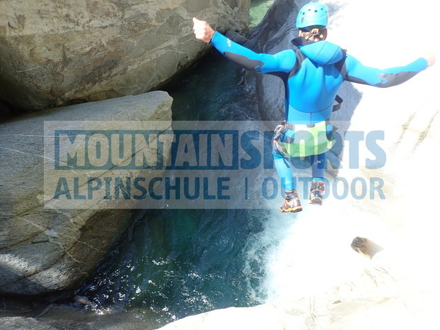 P7110040 | Bestelle die Bilder deines Berg- oder Wasser-Abenteuers mit Mountain Sports bequem von zu Hause aus direkt über unseren Online Fotoshop von pictrs.com. - Realisiert mit Pictrs.com