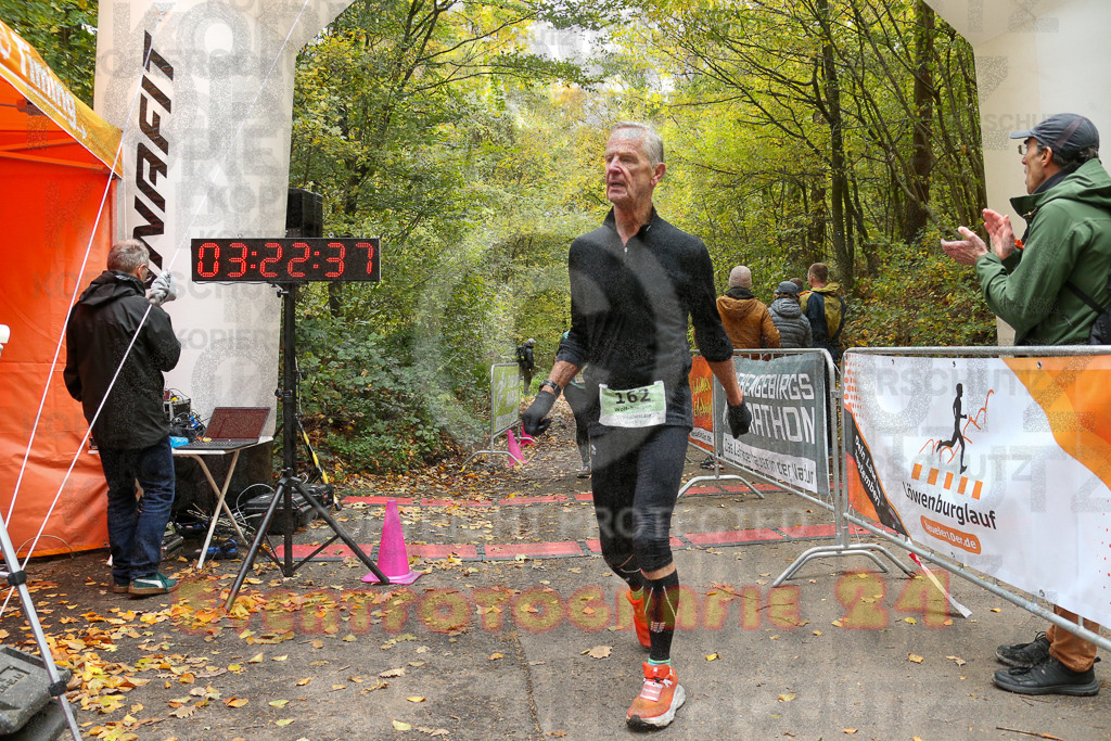 251026_1324_EX1_3351 | Sportfotografie im Rhein-Sieg Kreis, Köln, Bonn, NRW, Rheinland Pfalz, Hessen, etc. Unser Tätigkeitsfeld umfasst den Laufsport vom Volkslauf über den Marathon, Duathlon, Triathon bis zum Ultralauf wie Kölnpfad Ultra oder Schindertrail.