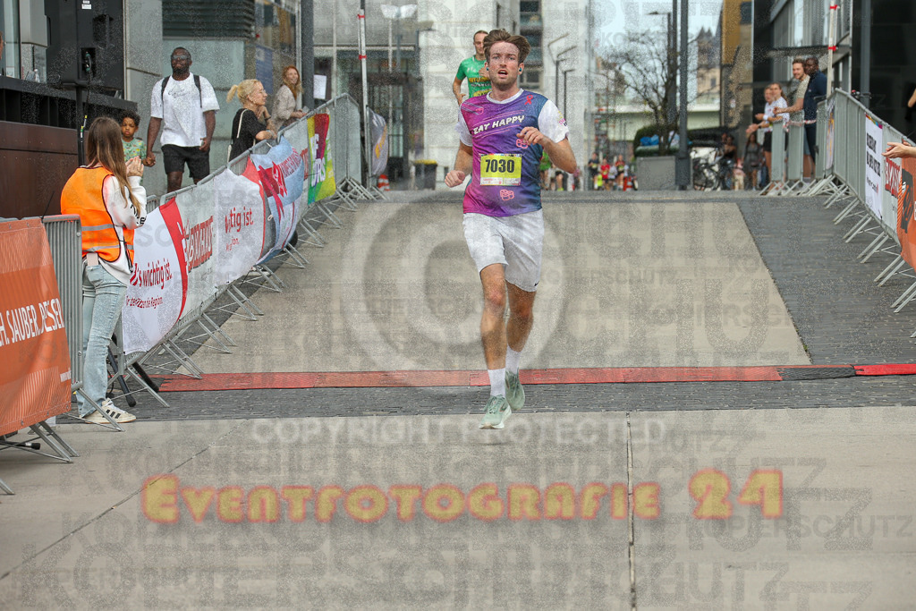 250920_1321_EX1_4134 | Sportfotografie im Rhein-Sieg Kreis, Köln, Bonn, NRW, Rheinland Pfalz, Hessen, etc. Unser Tätigkeitsfeld umfasst den Laufsport vom Volkslauf über den Marathon, Duathlon, Triathon bis zum Ultralauf wie Kölnpfad Ultra oder Schindertrail.
