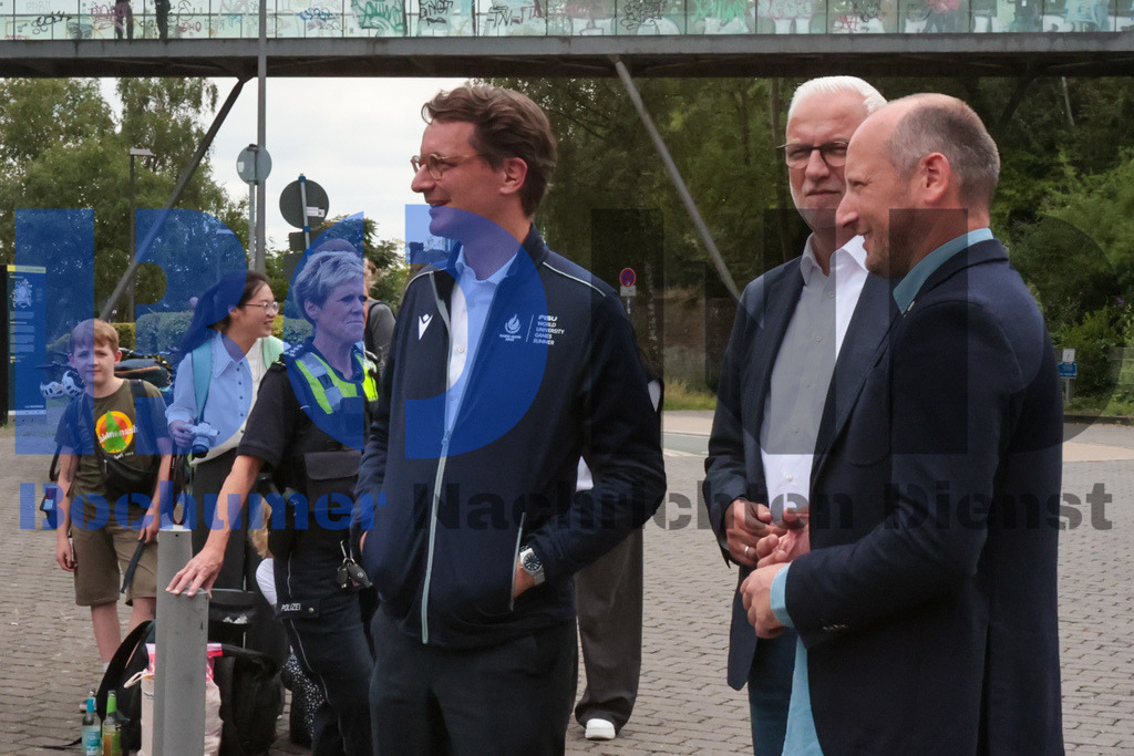 SES_TTG3X320250717-148 | bond - Realisiert mit Pictrs.com