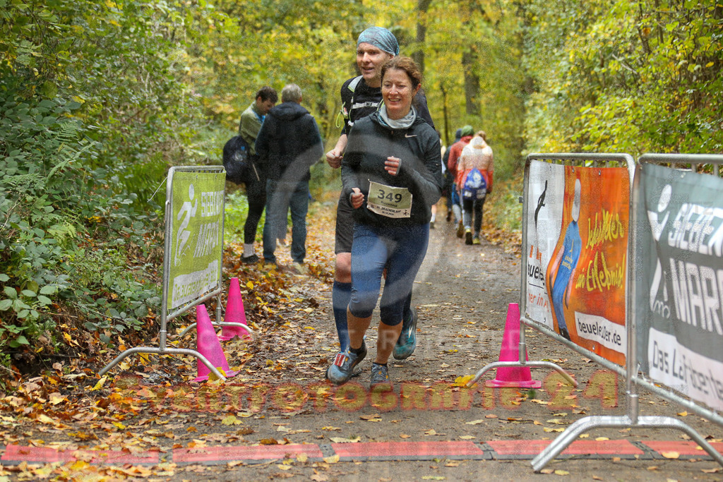 251026_1341_EX1_3870 | Sportfotografie im Rhein-Sieg Kreis, Köln, Bonn, NRW, Rheinland Pfalz, Hessen, etc. Unser Tätigkeitsfeld umfasst den Laufsport vom Volkslauf über den Marathon, Duathlon, Triathon bis zum Ultralauf wie Kölnpfad Ultra oder Schindertrail.