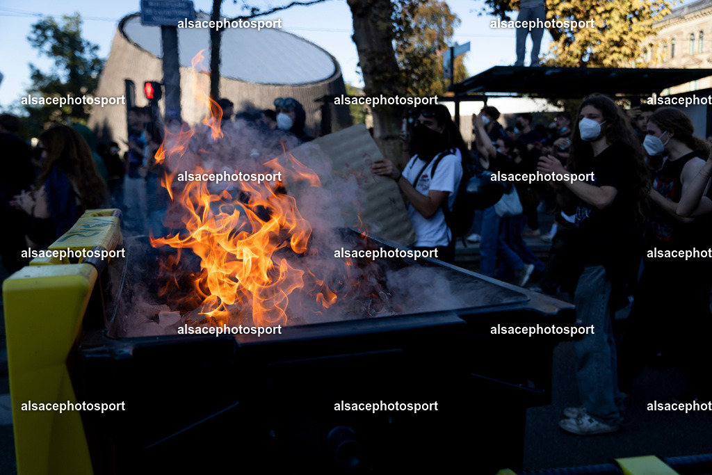 9L6A4448 | manifestation de lycéens à Strasbourg, le 6 octobre 2026, dans le cadre d’un mouvement national de protestation contre les conditions d’apprentissage. - Realisiert mit Pictrs.com