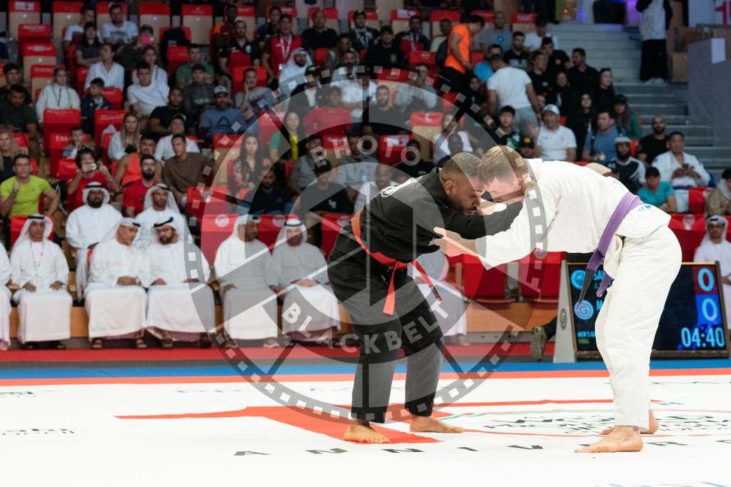 20231106PBB2638 | Fighters compete during the AJP World Master Championship in the Mubadala Arena in Abu Dhabi, Arab United Emirates, on November 6, 2023.