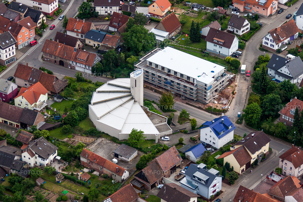 Luftbild: St. Antonius im Ortsteil Spessart in Ettlingen im Bundesland Baden-Württemberg in Deutschland. Foto: IMG_66734.jpg vom 07.06.2014 durch Werner Riehm/FLY-FOTO.de