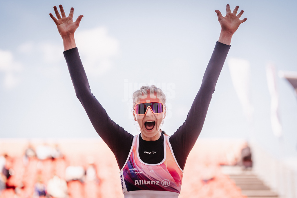 Beachvolleyball | Frauen | Allianz German Beach Tour 2025 | Tourstop Düsseldorf | 16.05.2025 | Nele Barber jubelt