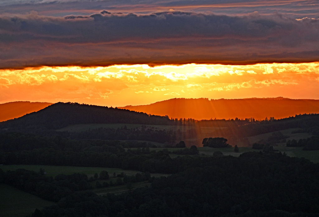 Rhön-Sonnenuntergang01p | lucisnaturbilder - Realisiert mit Pictrs.com