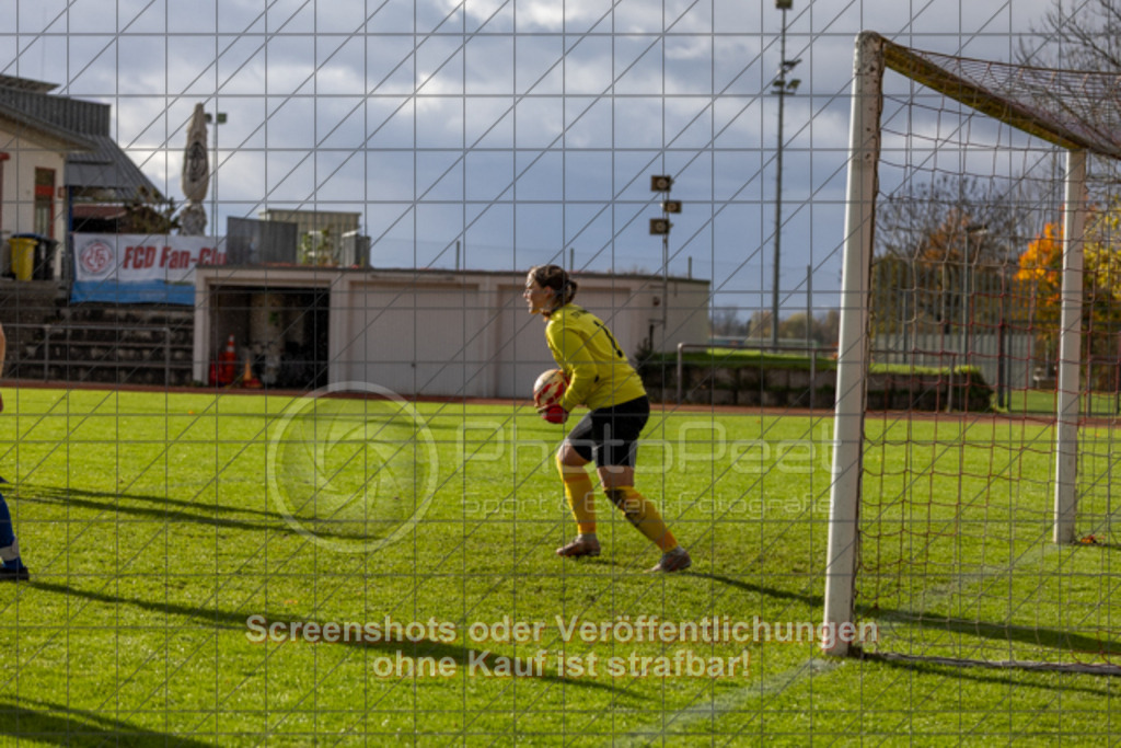 20251026_142853_0142 | #,1.FC Donzdorf (schwarz) vs. TSV Frommern (blau), Fussball, Frauen-Verbandsliga Württemberg, 07. Spieltag, Saison 2025/2026, Rasenplatz Lautertal Stadion, Süßener Straße 16, 73072 Donzdorf, 26.10.2025 - 13:00 Uhr,Foto: PhotoPeet-Sportfotografie/Peter Harich