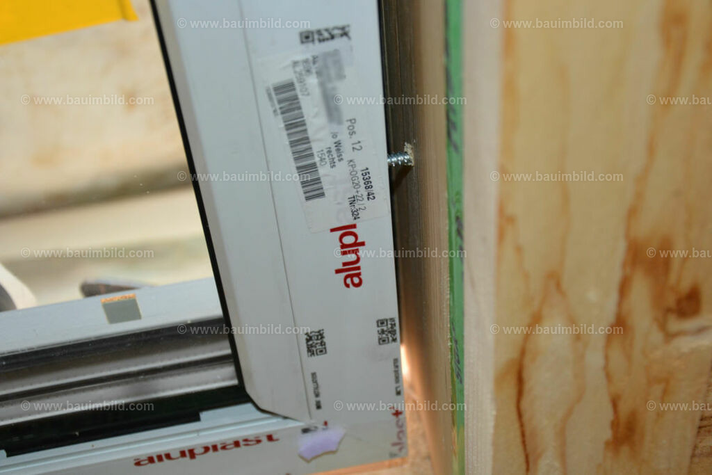bib-lg14-fenster-0034 | Nach LV-Leistungsgruppen sortierte Detailfotos über den Bau eines Hauses. Alle Hausbau-Bilder direkt vom Urheber und Autor der Website Haus-Selber-Bauen.com