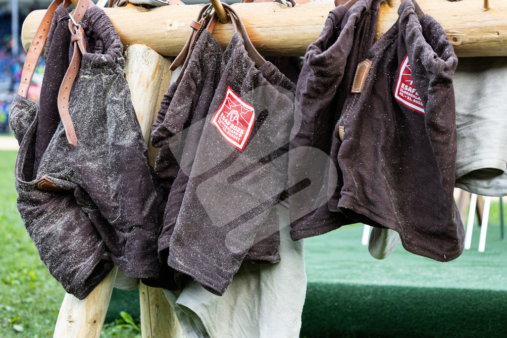 ESAF2025_05Gang_5679 | Die Schwinger des Schwyzer Kantonalen Schwingerverbandes: Fotos, die Dynamik und Leidenschaft festhalten, sowie emotionale Momente aus dem traditionellen Schwingsport zeigen. - Realisiert mit Pictrs.com